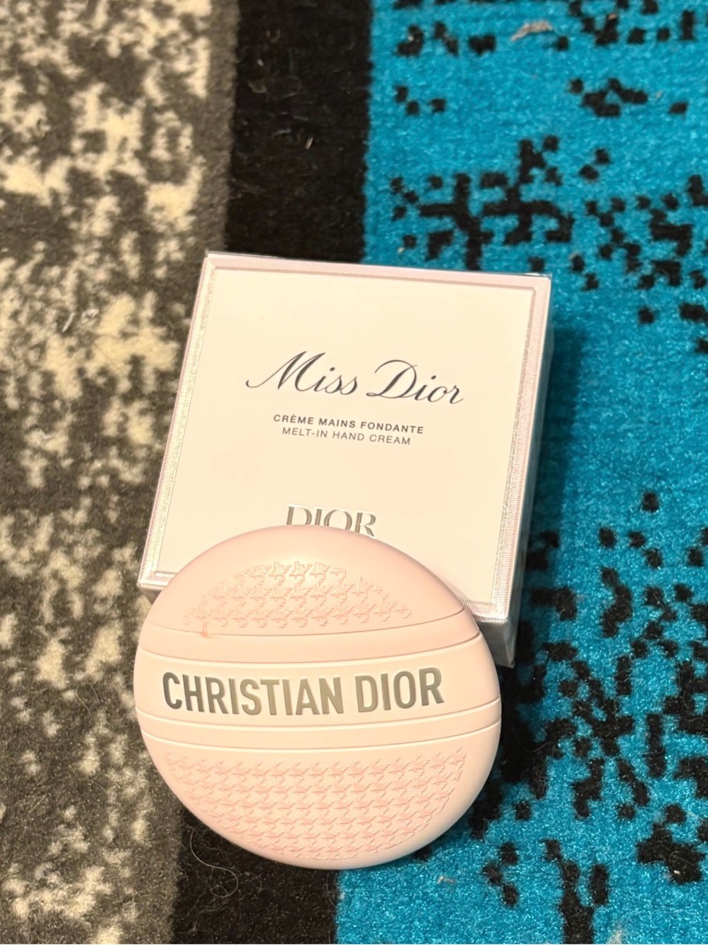 Dior Miss Dior Pink Melt-In Hand Cream Compact